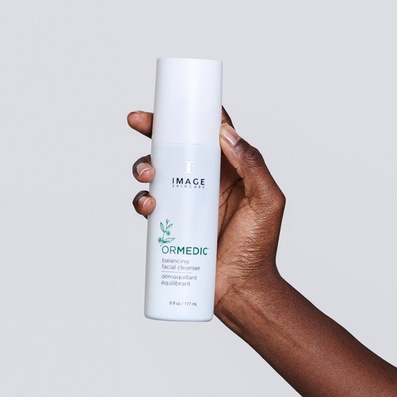 ORMEDIC balancing facial cleanser - Picture 2 of 4